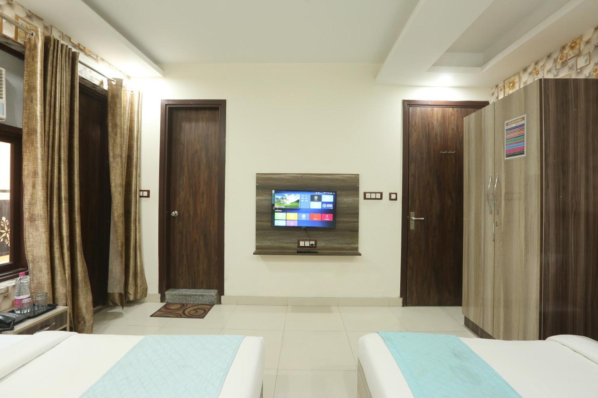 Hotel Triton Grand At Delhi Airport New Delhi Eksteriør billede